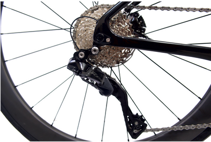 RINOS Vollcarbon Rennrad 700C Shimano 105 Di2 R7150 24 Gang Odin 6.1